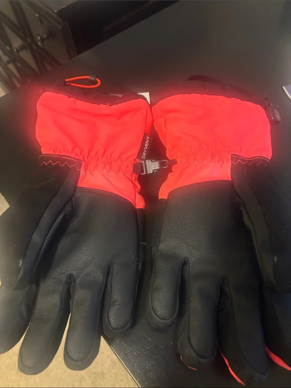 The North Face Montana Ski Glove. Kids XL